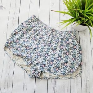 ⬇️🌹 NWT! Hollister (XS) Tribal Pattern Shorts